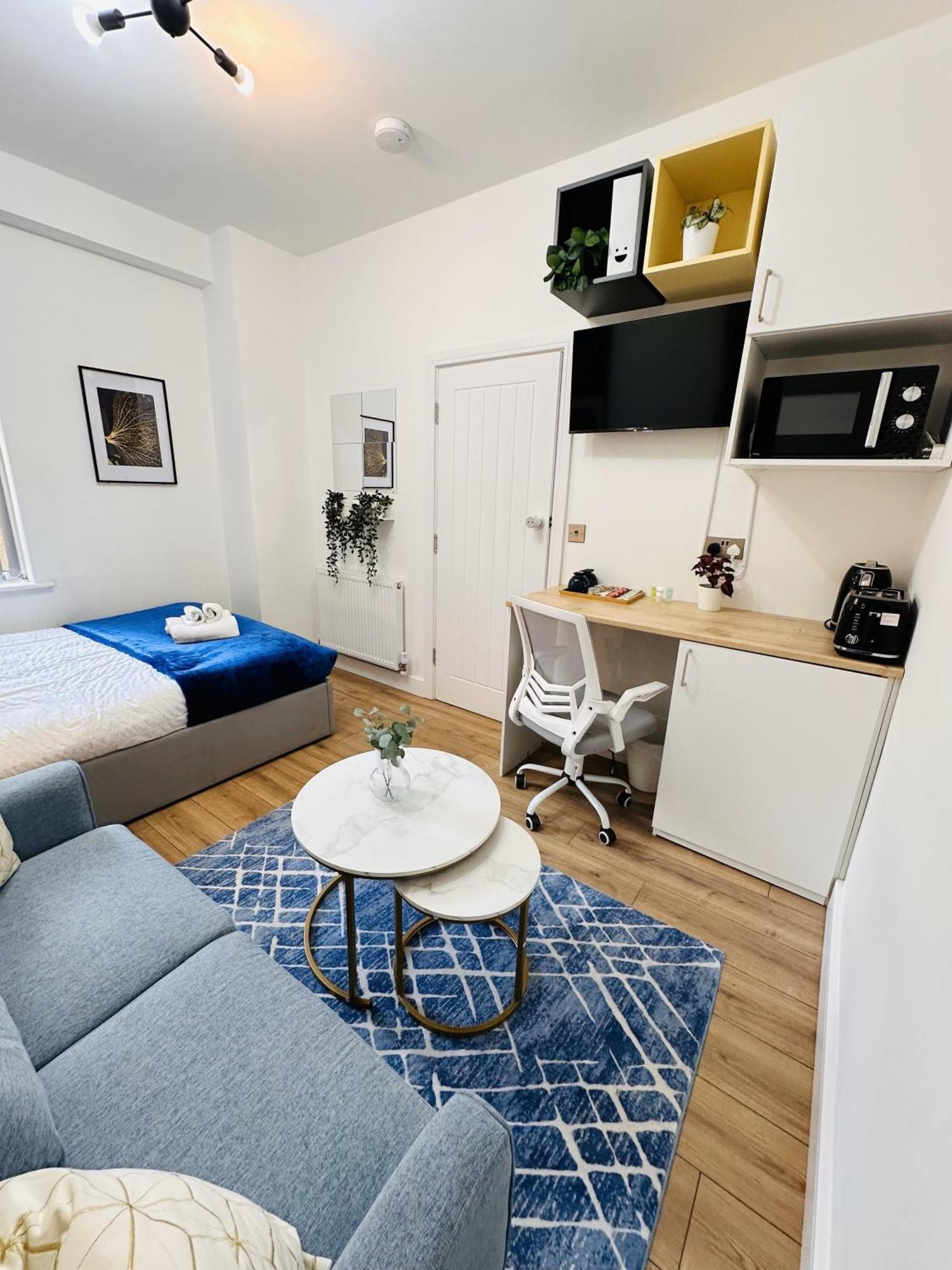 R2 - Newly Renovated Private With Its Own Kitchenette In Shared House By Qe Hospital * Birmingham
